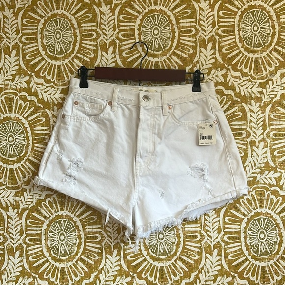 NWT Free People Lasso High Rise Distressed Cutoff Denim Shorts Optic White Sz 28 - Picture 7 of 12